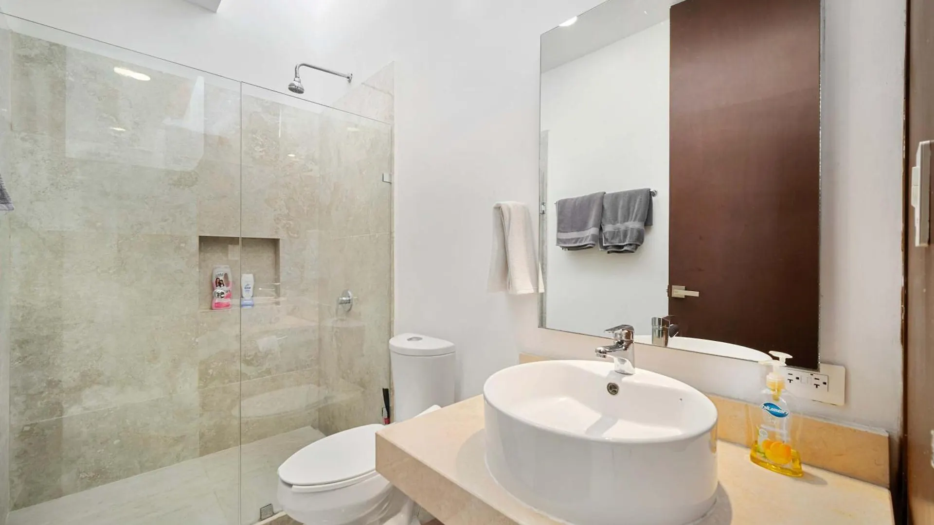 Sunny Merida Getaway: Spacious 3Br With Pool Holiday home