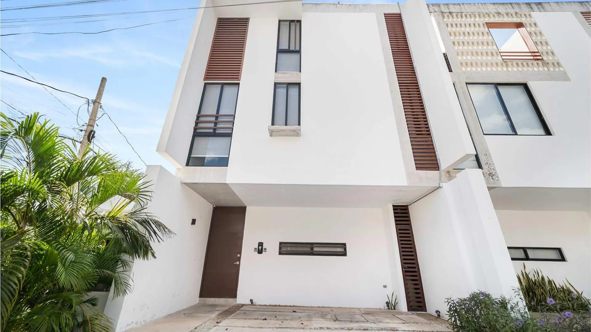 Sunny Merida Getaway: Spacious 3Br With Pool Holiday home